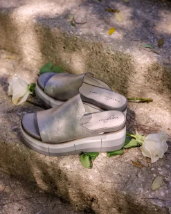 New Naked Feet flow leather Silver