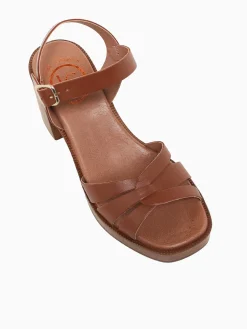 Fashion Lola Canales larra caracas burnish Tan