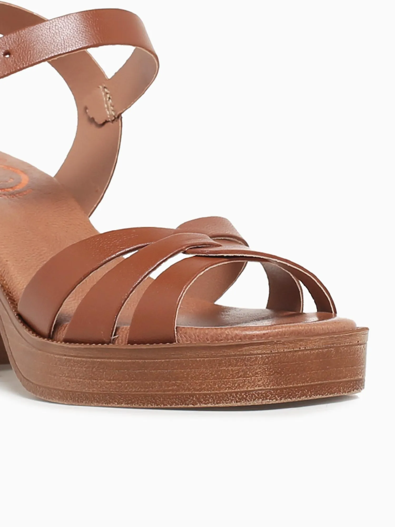Fashion Lola Canales larra caracas burnish Tan