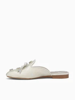 Hot Circus NY by Sam Edelman trish jewel dk. vanilla bean fabric Off White