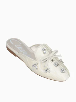 Hot Circus NY by Sam Edelman trish jewel dk. vanilla bean fabric Off White